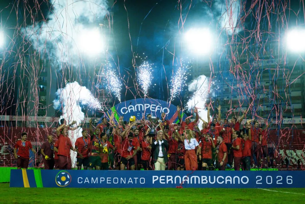 Tetra campeão, o Sport vence o Náutico por 3×0 nos Aflitos e conquista o 46º Pernambucano