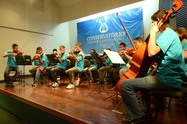 Conservatório Pernambucano de Música abre inscrições para cursos gratuitos de instrumento e canto para jovens
