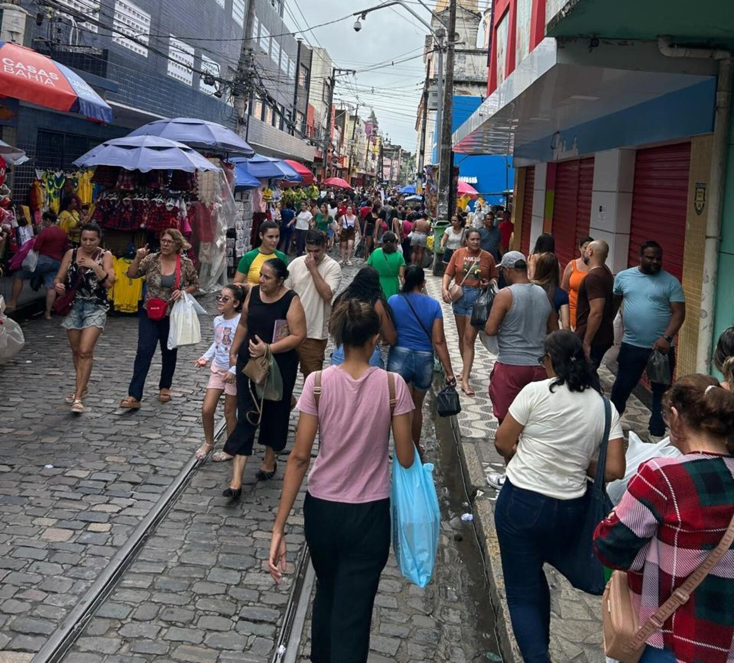 São João e Copa aquecem negócios do comércio do Centro do Recife